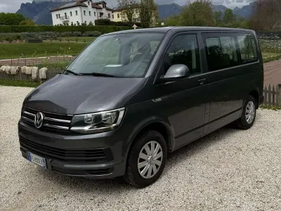 Usata VW Caravelle 150 CV (110 kW) 2016 Grigio Furgone