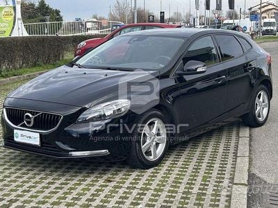 Usata Volvo V40 Kinetic 120 CV (88 kW) 2018 Nero Utilitaria