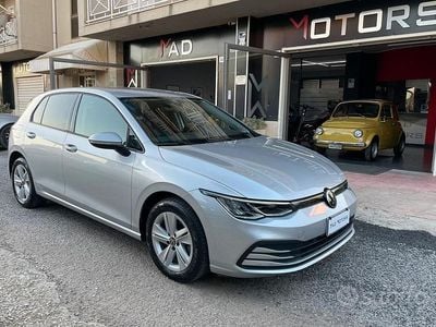 Usata VW Golf VII Life 150 CV (110 kW) 2021 Grigio Utilitaria