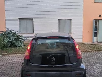 Usata Peugeot 107 68 CV (50 kW) 2008 Nero Utilitaria