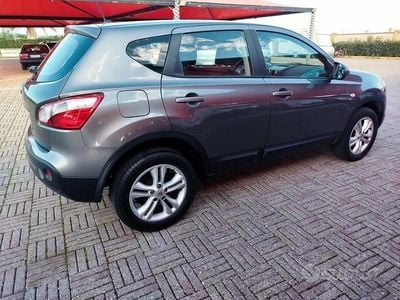 Usata Nissan Qashqai Tekna 110 CV (80 kW) 2013 Grigio SUV