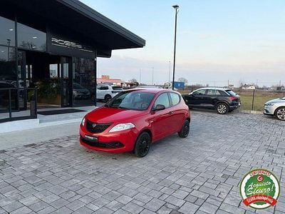 Usata Lancia Ypsilon 69 CV (50 kW) 2021 Rosso Utilitaria
