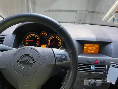 Usata Opel Astra 101 CV (74 kW) 2006 Grigio Coupé