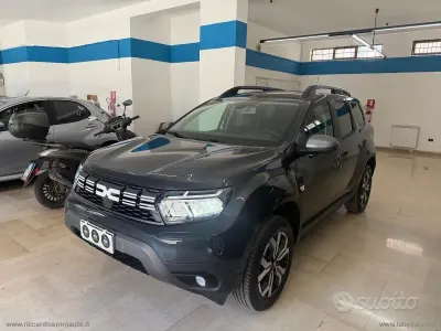 Usata Dacia Duster Journey 101 CV (74 kW) 2023 Grigio SUV