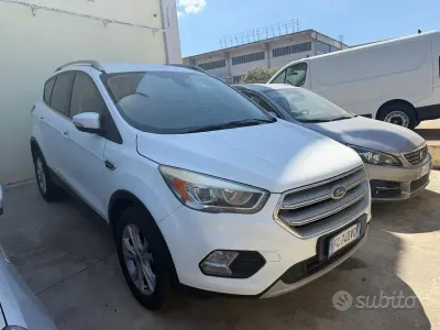 Usata Ford Kuga ST-Line 120 CV (88 kW) 2017 Bianco SUV