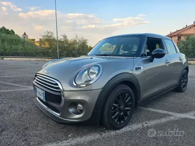 Begagnad Mini Cooper D Business 116 HK (85 kW) 2016 Brun Halvkombi