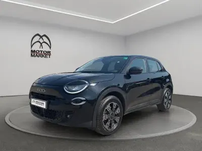 Usata Fiat 600 Pop 136 CV (100 kW) 2025 Nero / black SUV