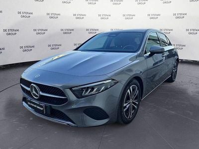 Usata Mercedes A180 Advanced 116 CV (85 kW) 2023 Grigio montagna Utilitaria