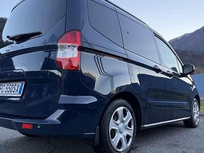 Usata Ford Tourneo Courier Trend 101 CV (74 kW) 2016 Blu/azzurro Monovolume