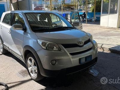 Usata Toyota Urban Cruiser 90 CV (66 kW) 2009 Grigio Utilitaria