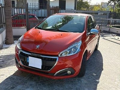 Arancione Usata 2016 Peugeot 208 Allure Utilitaria | 6499 € (Ottimo prezzo)
