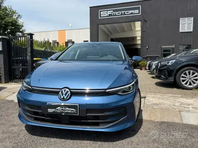 Usata VW Golf VIII 150 CV (110 kW) 2024 Blu Berlina