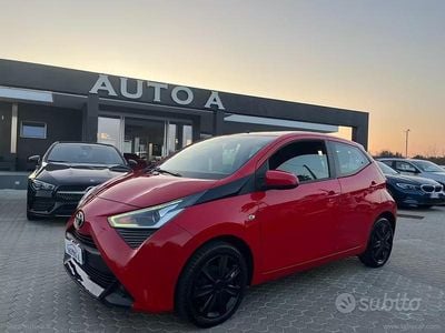 Usata Toyota Aygo Business Edition 72 CV (52 kW) 2019 Rosso Utilitaria