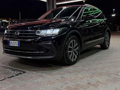 Usata VW Tiguan Life 122 CV (89 kW) 2022 Nero SUV