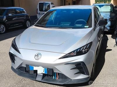 Usata MG MG4 EV 125 kW (170 CV) 2024 Grigio Utilitaria