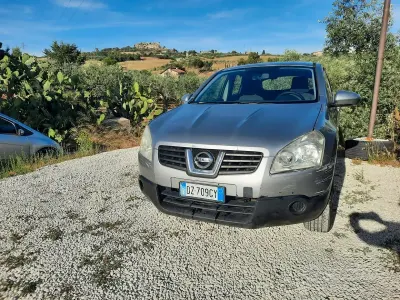 Usata Nissan Qashqai Acenta 106 CV (77 kW) 2010 Grigio SUV