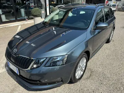 Usata Skoda Octavia Executive 150 CV (110 kW) 2018 Grigio Station wagon