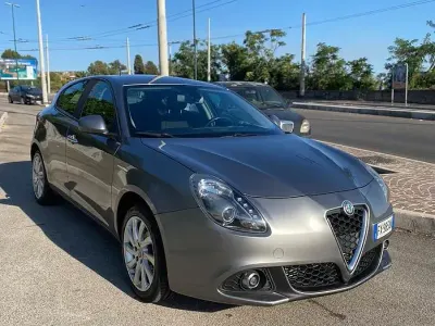 Usata Alfa Romeo Giulietta Business 120 CV (88 kW) 2019 Grigio Utilitaria