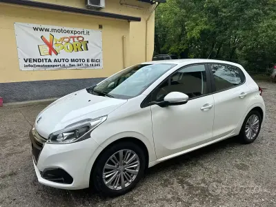 Occasion Peugeot 208 Allure 82 PK (60 kW) 2016 Wit Hatchback
