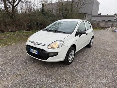 Usata Fiat Grande Punto Active 77 CV (56 kW) 2010 Bianco Utilitaria