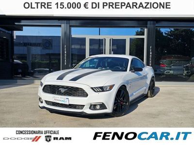 Usata Ford Mustang Fastback 305 CV (224 kW) 2016 Bianco pastello Utilitaria