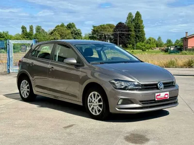 Usata VW Polo Sportline 80 CV (58 kW) 2019 Grigio Utilitaria