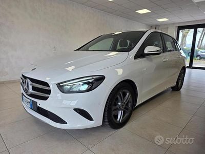 Usata Mercedes B180 115 CV (84 kW) 2019 Bianco Monovolume