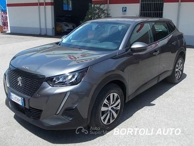 Usata Peugeot 2008 Active 101 CV (74 kW) 2020 Grigio SUV
