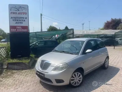 Usata Lancia Ypsilon 77 CV (56 kW) 2009 Grigio Utilitaria