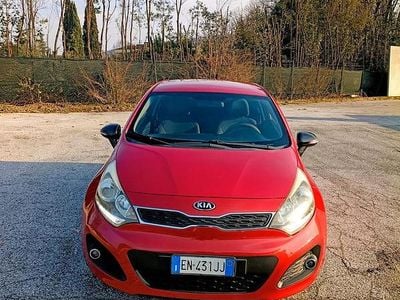 Usata Kia Rio 86 CV (63 kW) 2012 Rosso Berlina