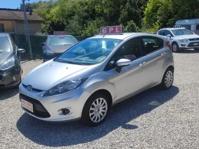 Usata Ford Fiesta 97 CV (71 kW) 2010 Grigio Berlina
