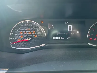 Usata Peugeot 208 Allure 101 CV (74 kW) 2022 Bianco Utilitaria