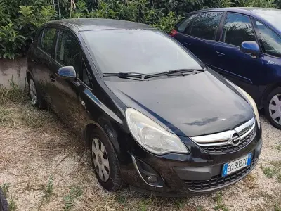 Usata Opel Corsa 86 CV (63 kW) 2012 Nero Utilitaria
