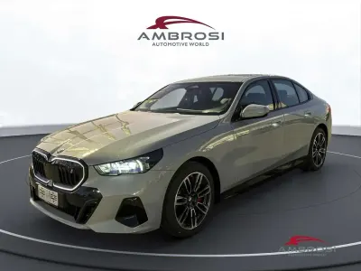 Nuova BMW i5 M Sport 289 kW (394 CV) 2026 Brooklyn grey metallic Berlina