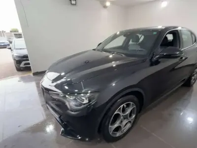 Usata Alfa Romeo Stelvio Super 160 CV (117 kW) 2023 Black metallic SUV