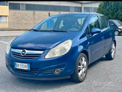 Usata Opel Corsa 90 CV (66 kW) 2007 Bluazzurro Utilitaria
