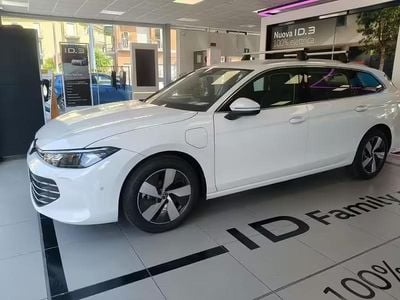 Nuova VW Passat 204 CV (150 kW) 2025 Bianco Station wagon
