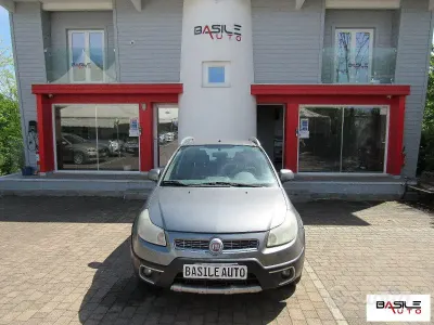 Begagnad Fiat Sedici Emotion 135 HK (99 kW) 2010 Grå SUV