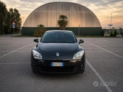 Usata Renault Mégane III 90 CV (66 kW) 2011 Nero Berlina
