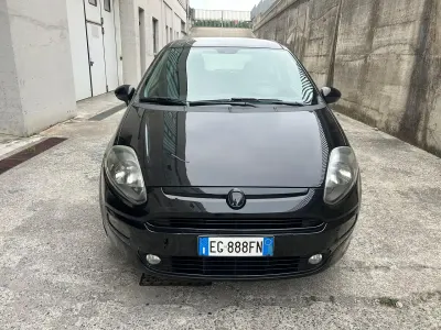 Usata Fiat Punto Evo Dynamic 75 CV (55 kW) 2011 Nero Utilitaria