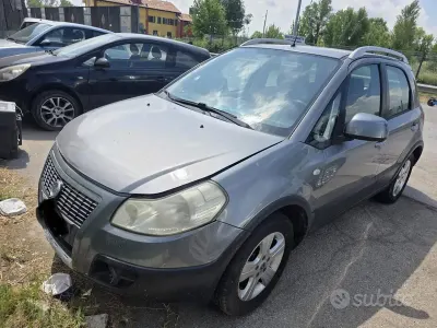 Usata Fiat Sedici Emotion 107 CV (78 kW) 2006 Grigio SUV