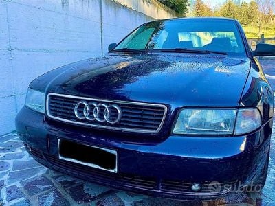 Begagnad Audi A4 Business 125 HK (91 kW) 1995 Blå Sedan