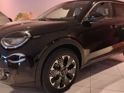 Nuova Fiat 600 La Prima 110 CV (80 kW) 2026 Nero SUV