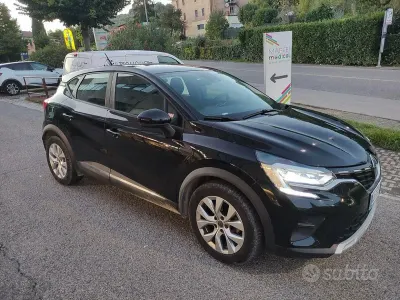 Usata Renault Captur Zen 95 CV (69 kW) 2021 Nero SUV
