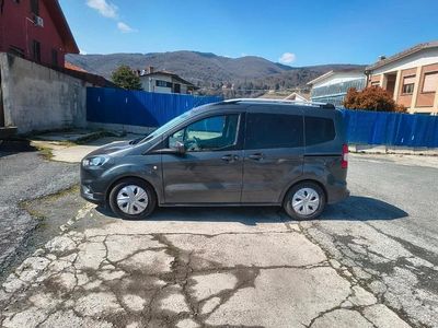 Usata Ford Courier 2018 Grigio Monovolume