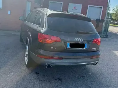 Usata Audi Q7 233 CV (171 kW) 2006 Grigio SUV