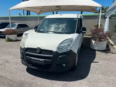 Usado Fiat Doblò 120 CV (88 kW) 2016 Blanco Monovolumen