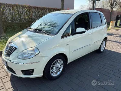Usata Lancia Musa 77 CV (56 kW) 2010 Bianco Monovolume