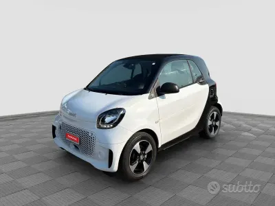 Usata Smart ForTwo Electric Drive Passion 41 kW (56 CV) 2021 White con cella nera