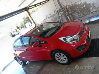 Usata Kia Rio 85 CV (62 kW) 2012 Rosso Utilitaria